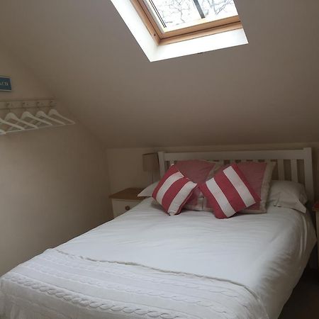Wyke Farm Hotel Аксминстър Екстериор снимка